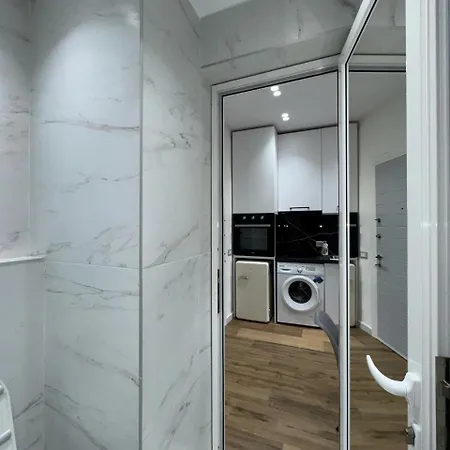 Apartament In Blloku In Front Of Taiwan *