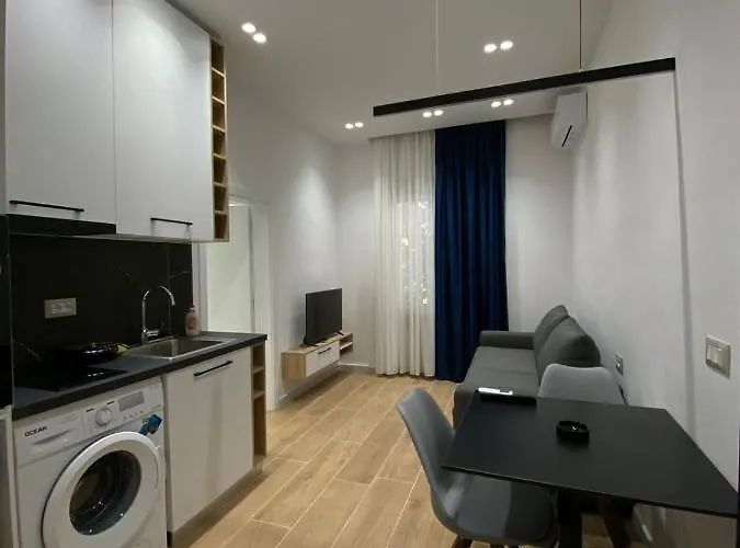 Apartman In Blloku In Front Of Taiwan Tirana