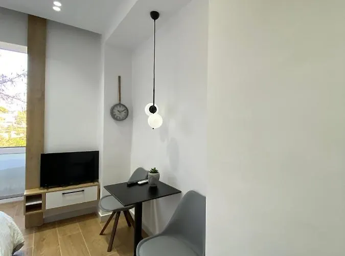 In Blloku In Front Of Taiwan Apartamento Tirana